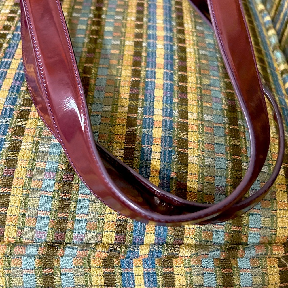 Chanel Authentic Bordeaux Red Chanel Letter Logo Patent Leather Tote - Picture 8 of 15